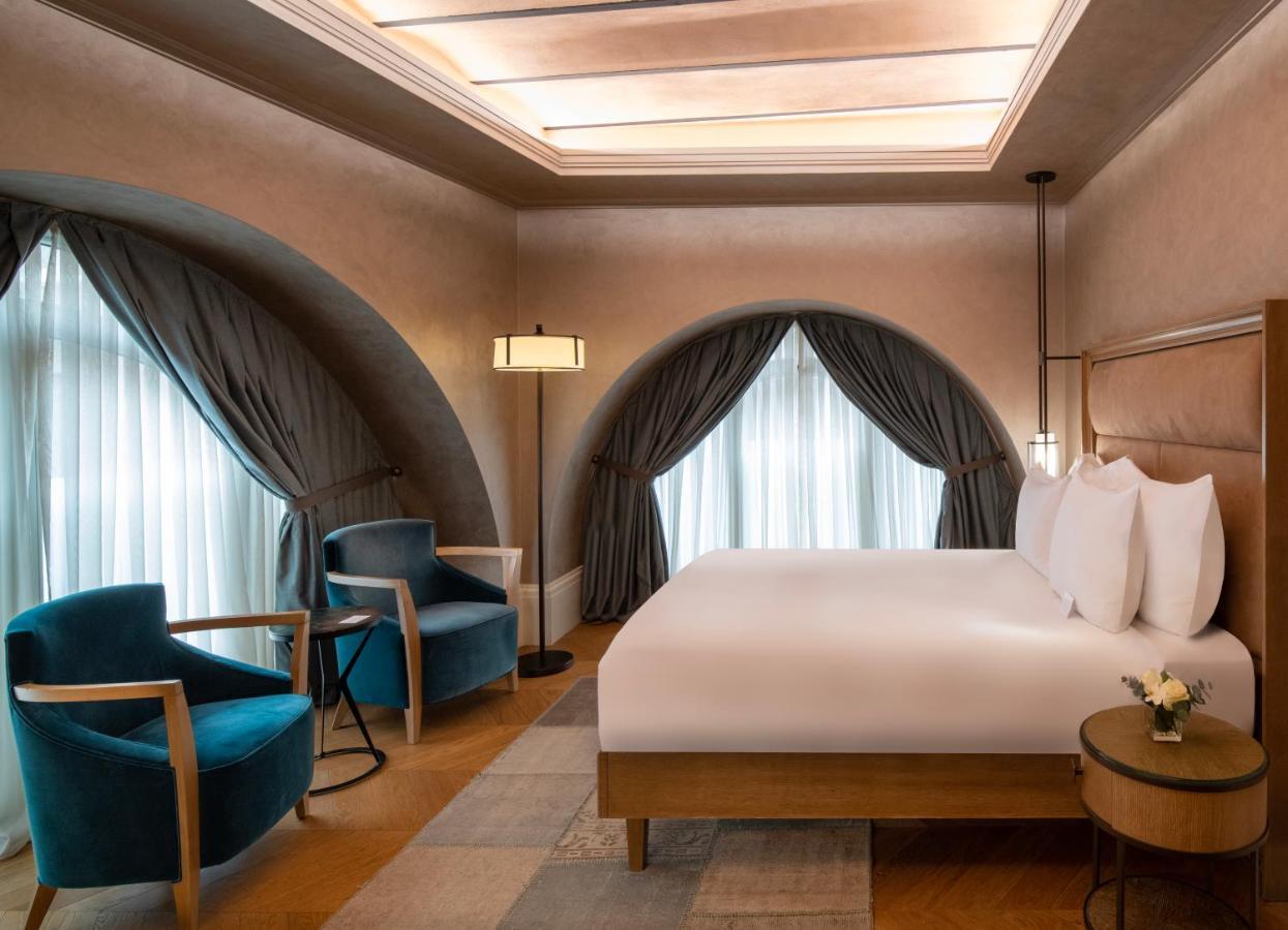 10 Karakoy Hotel อิสตันบูล ภายนอก รูปภาพ A bedroom at the hotel
