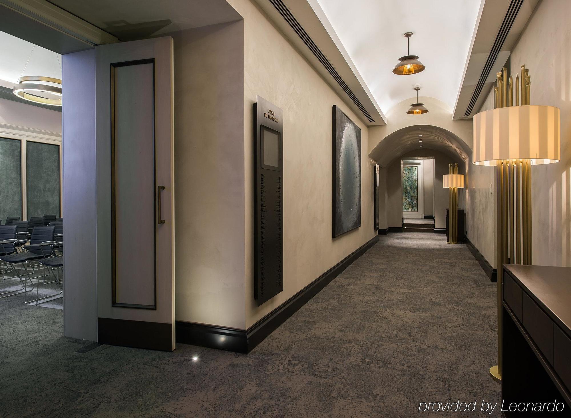 10 Karakoy Hotel อิสตันบูล ภายนอก รูปภาพ A corridor