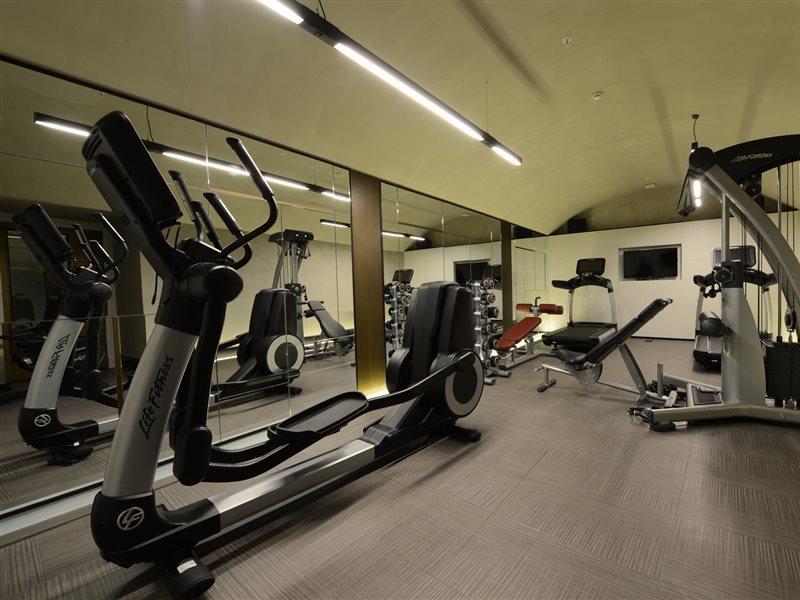 10 Karakoy Hotel อิสตันบูล ภายนอก รูปภาพ The gym at the hotel