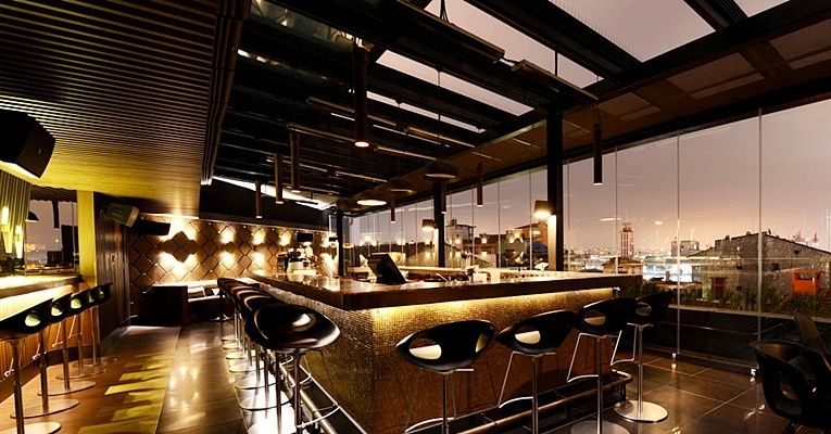 10 Karakoy Hotel อิสตันบูล ภายนอก รูปภาพ The bar at the 101 bar