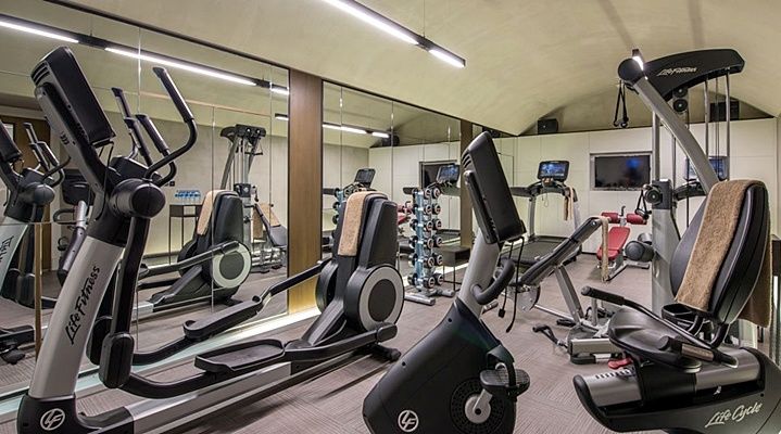 10 Karakoy Hotel อิสตันบูล ภายนอก รูปภาพ The gym at the hotel