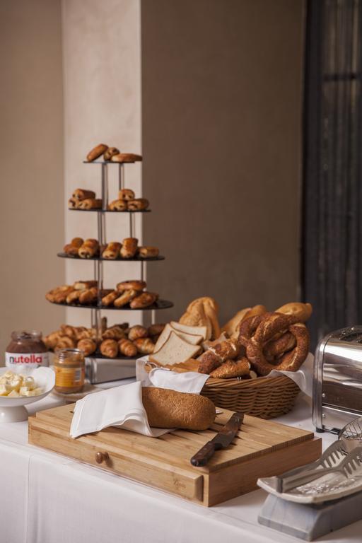 10 Karakoy Hotel อิสตันบูล ภายนอก รูปภาพ A bread basket